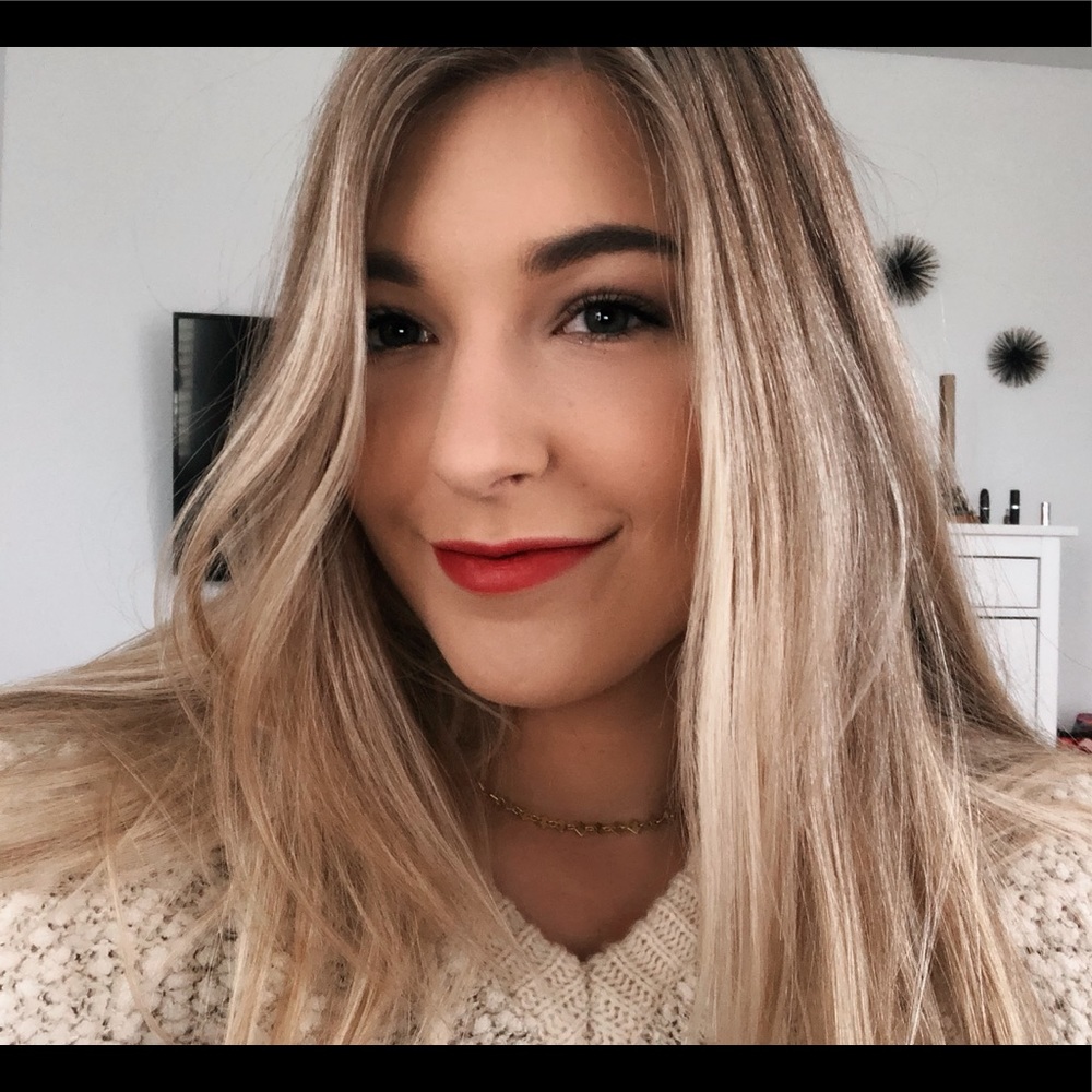 Meet your Posher, Briana